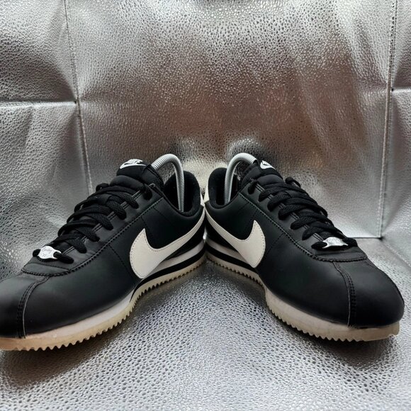 Size 8 - Nike Cortez Basic‎ Leather Black White Low Running Sneakers 819719-012 - Picture 4 of 9